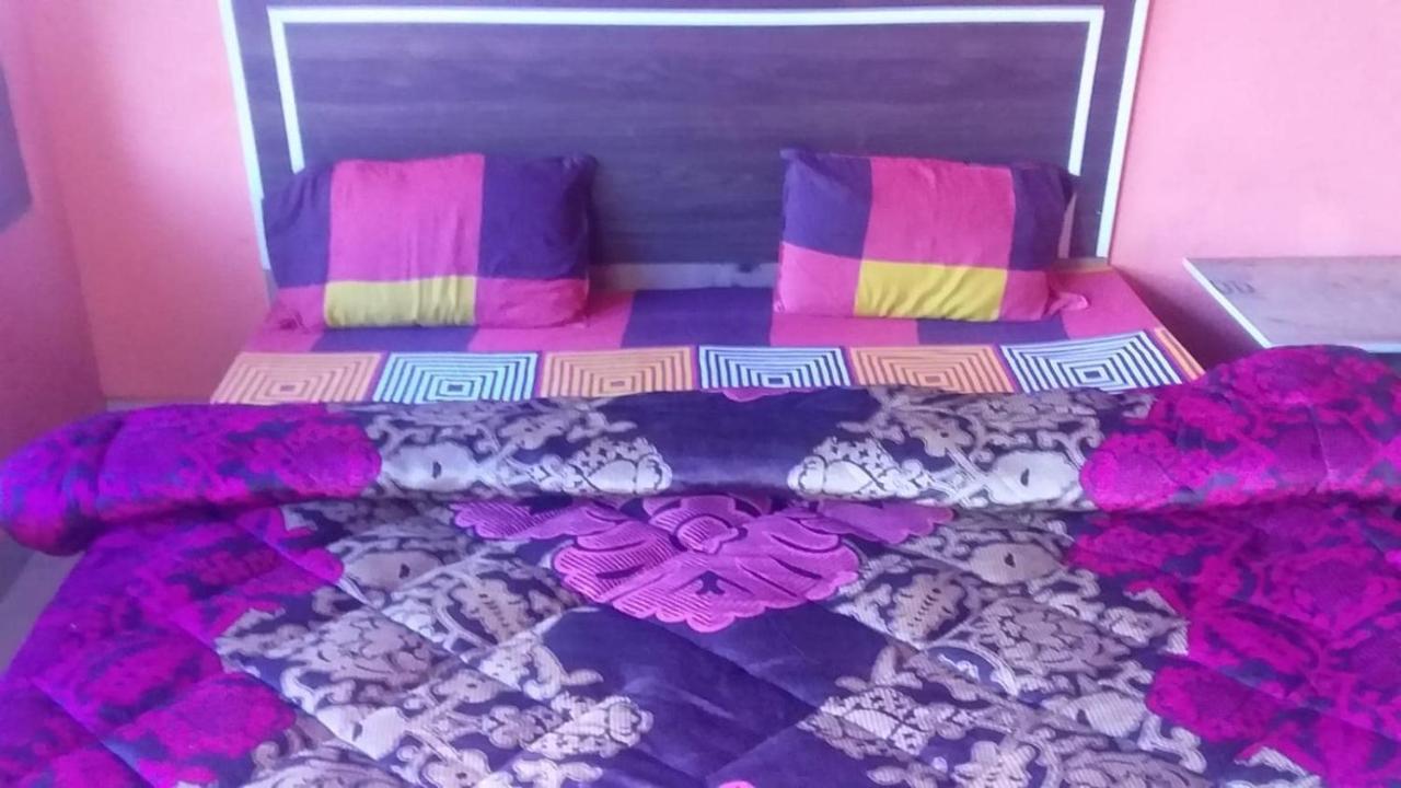 Spot On Sharma'S Kitchen & Home Stay Bajaura Eksteriør billede