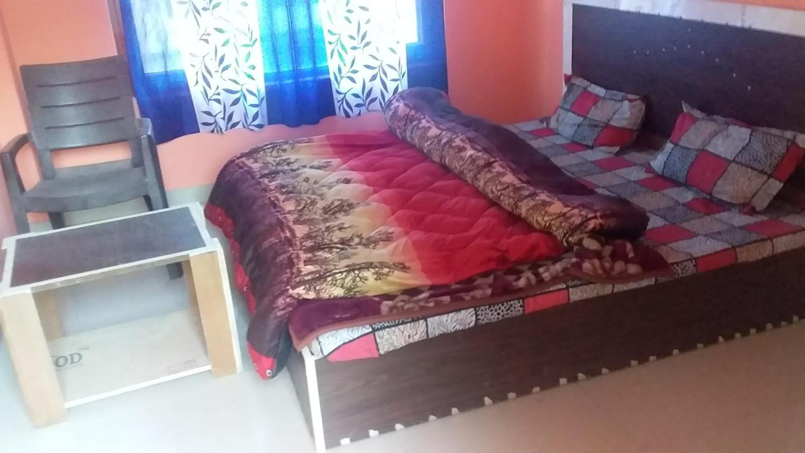 Spot On Sharma'S Kitchen & Home Stay Bajaura Eksteriør billede
