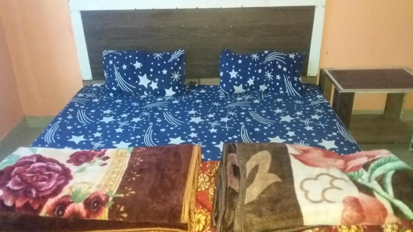 Spot On Sharma'S Kitchen & Home Stay Bajaura Eksteriør billede